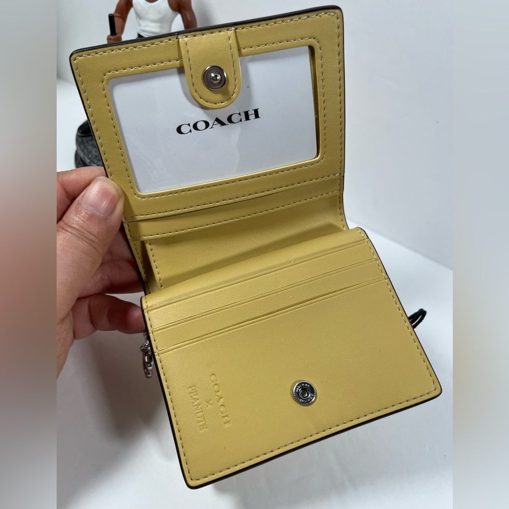 Coach X Peanuts Snap Wallet With Charlie Brown NWT - Picture 4 of 4